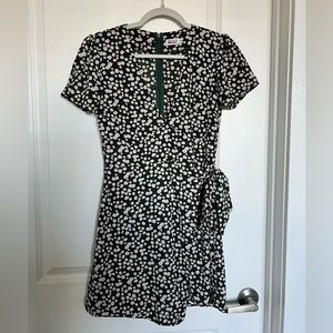 Beginning Boutique Green Floral V-Neck dress